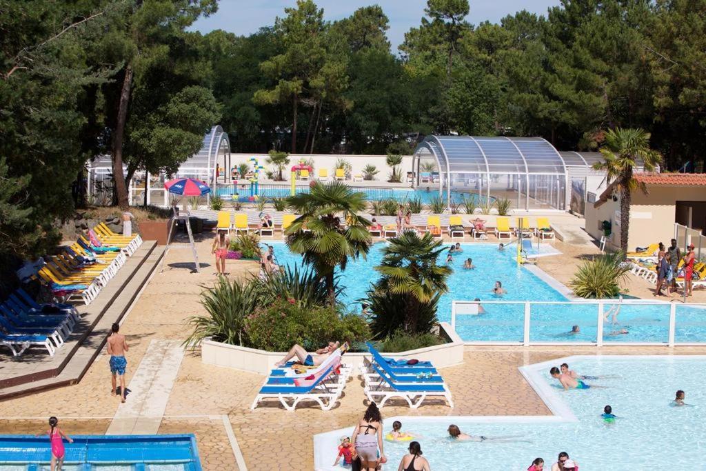 Campsite Beau Mobil 64 *